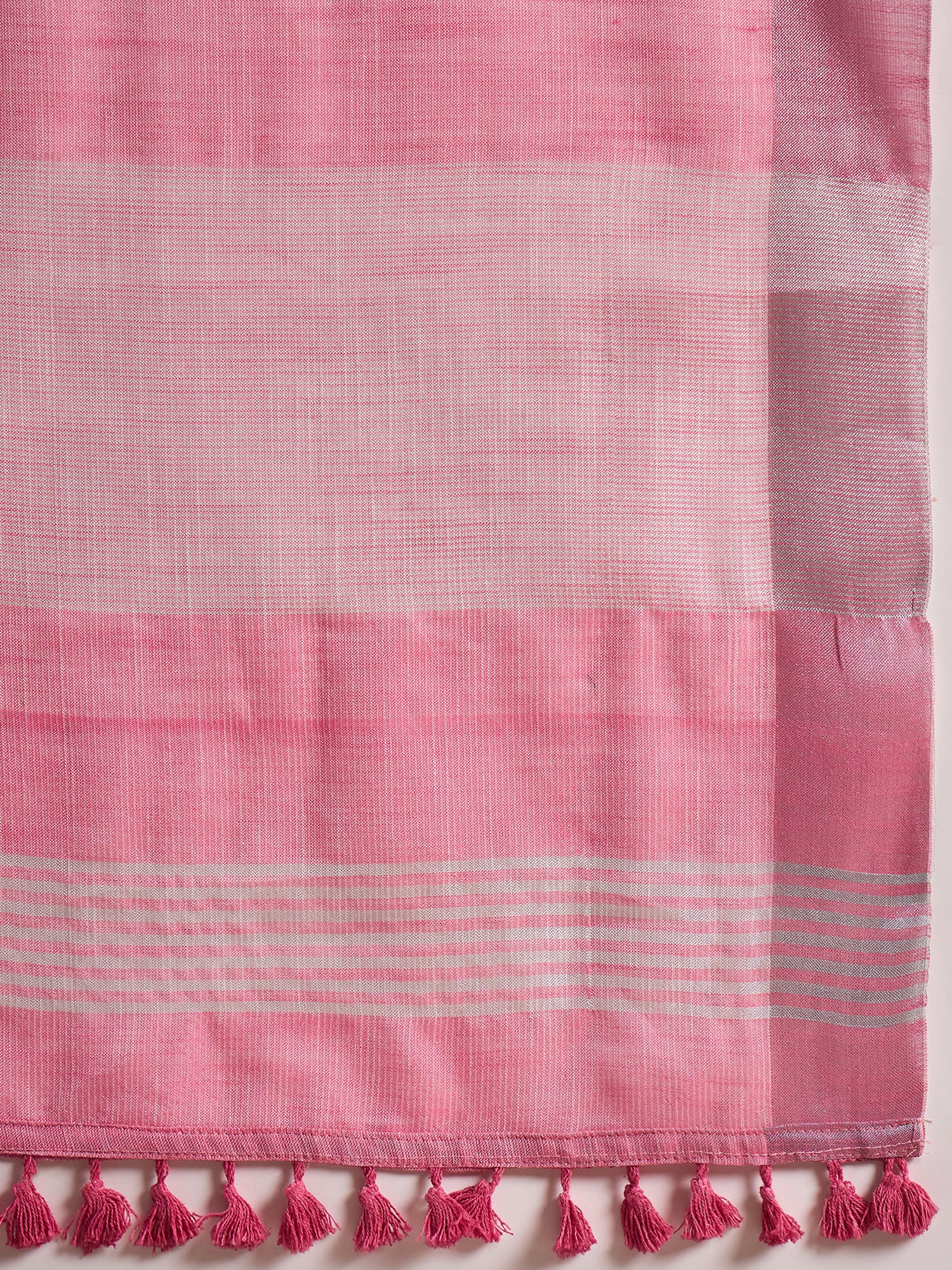 ZARI MAHAL-Intricate geometric and floral patterns enhance the overall charm