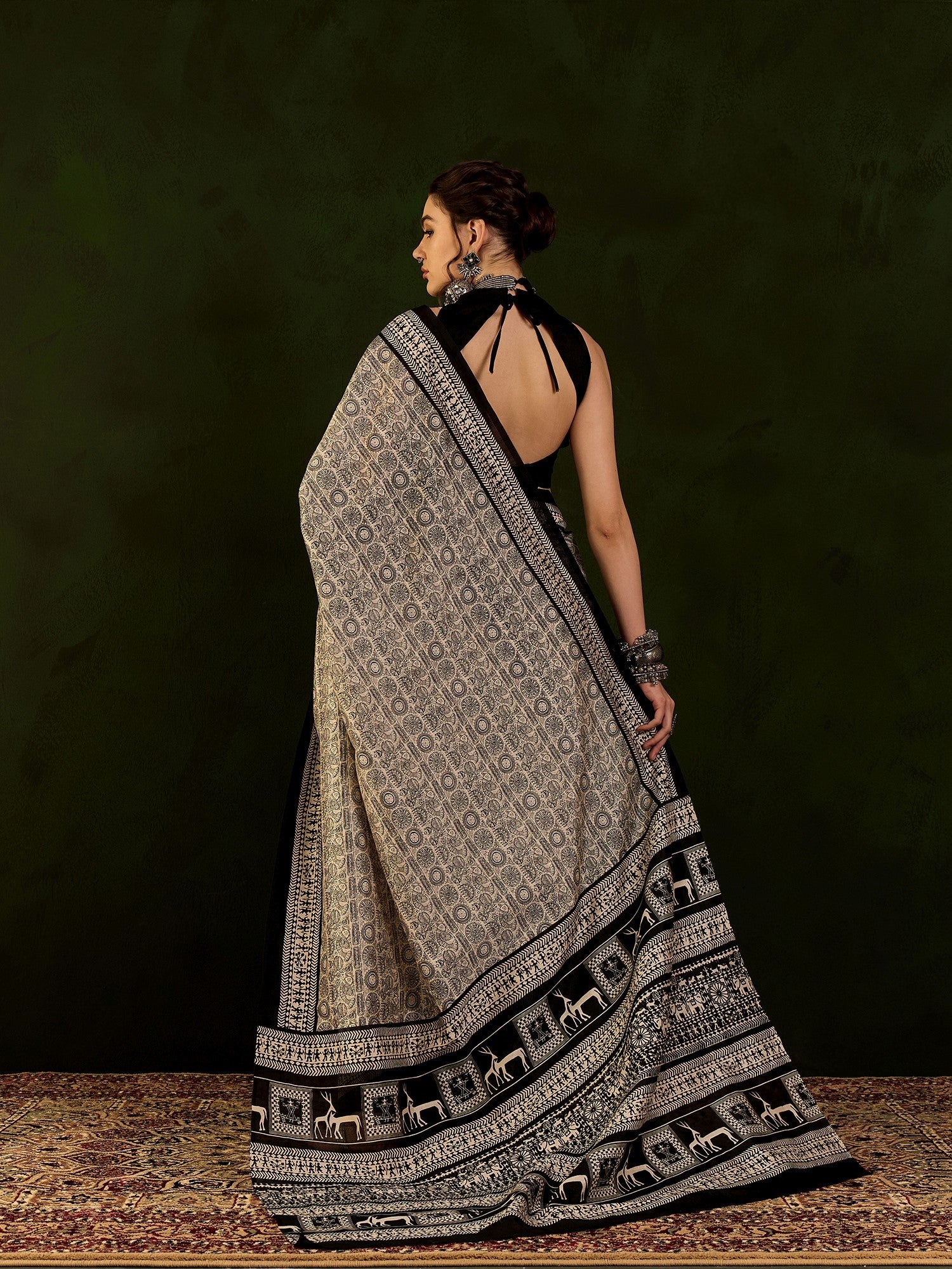 WOMANIYA Women's Silk Cotton Kalamkari Warli Print Saree - Apple Lifestyle