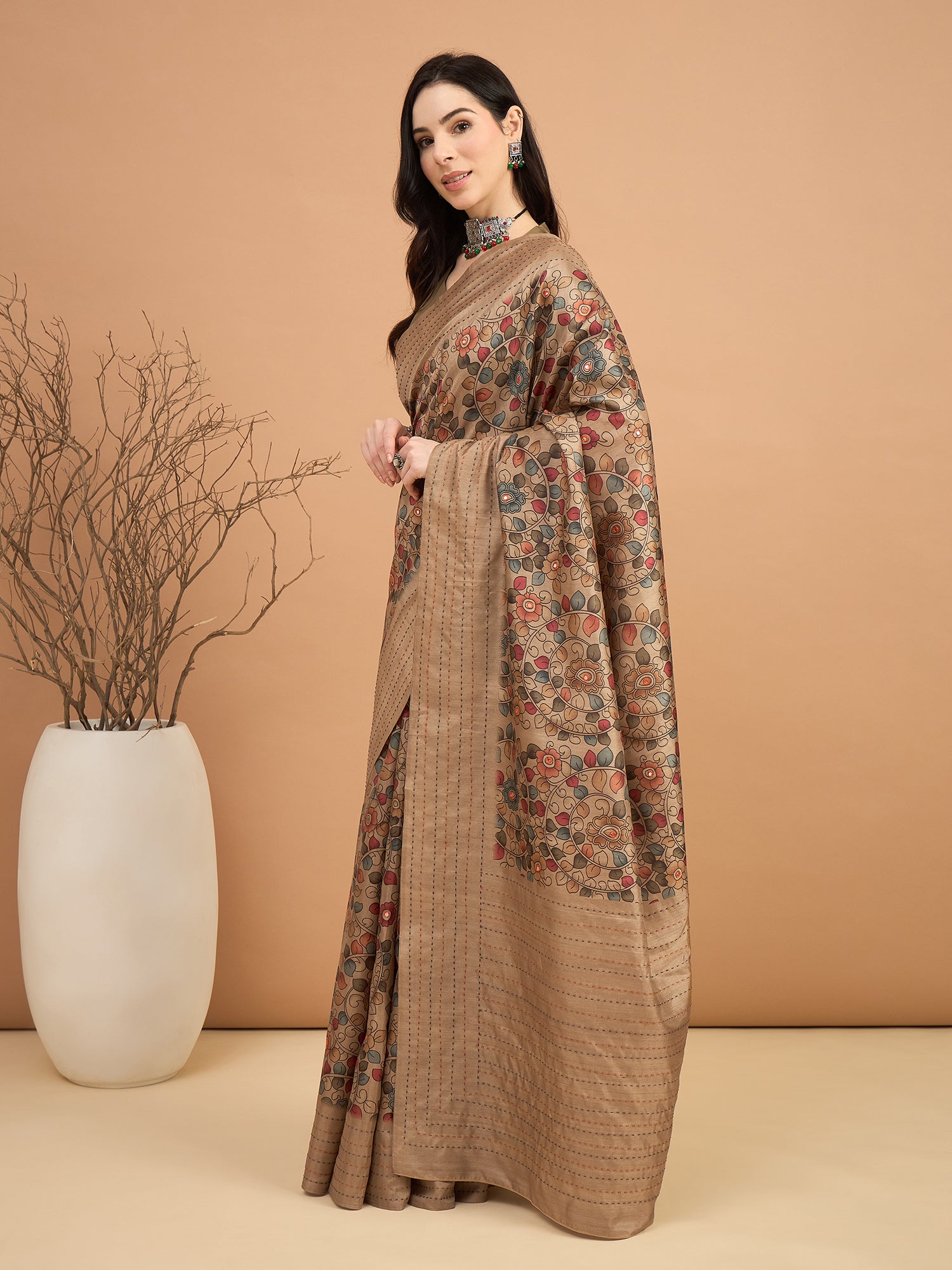 KATHAKARI-Broad pallu with finely detailed traditional-inspired patterns