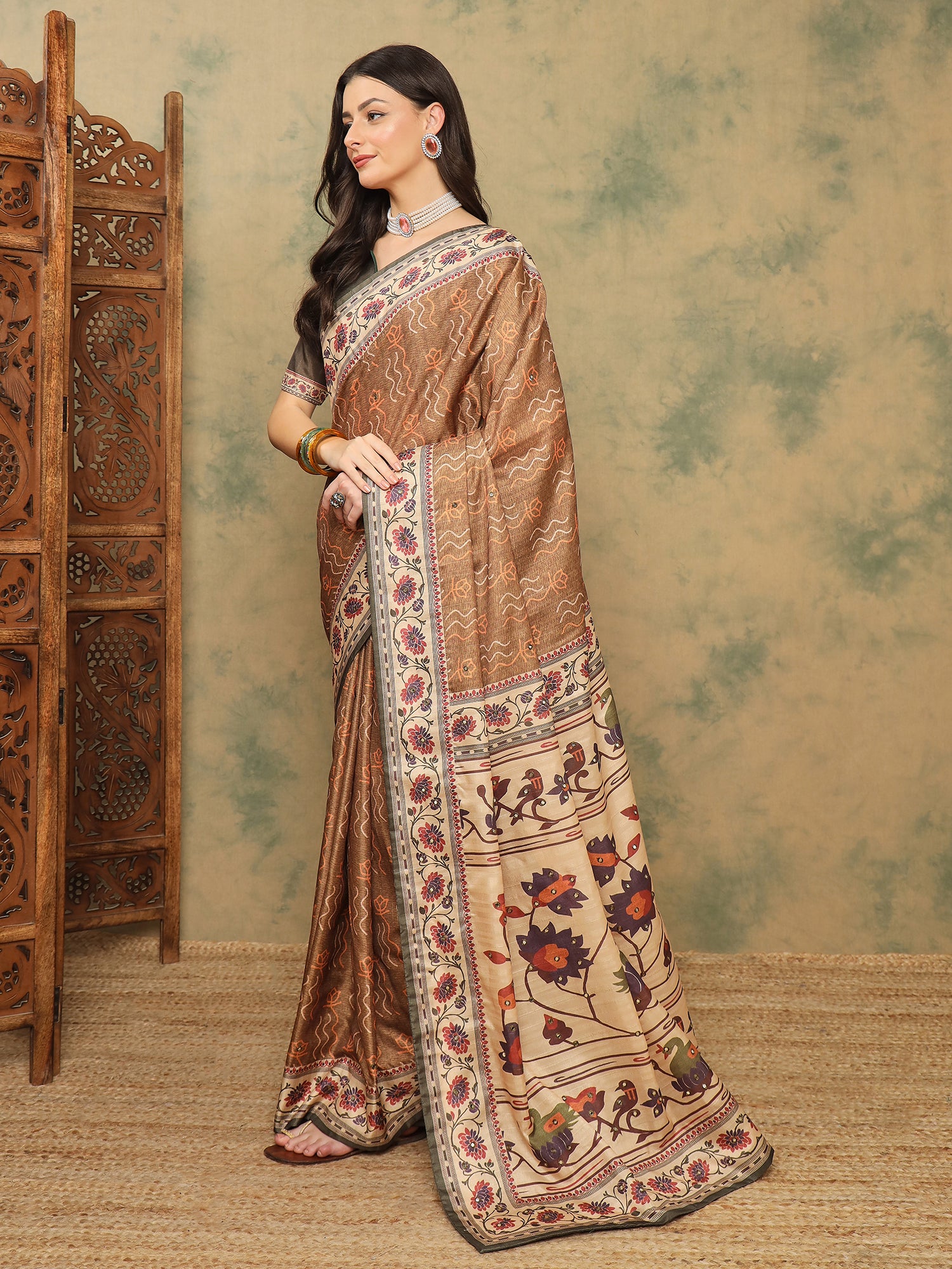 ROOPRANI-Elegant Coffee Brown Floral Border Saree with Artistic Nature Motif Pallu