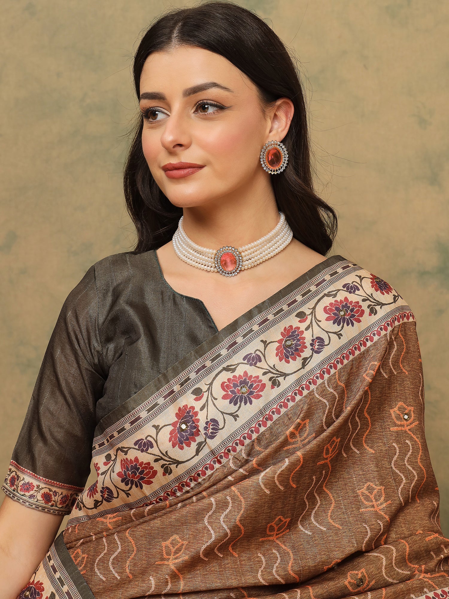 ROOPRANI-Elegant Coffee Brown Floral Border Saree with Artistic Nature Motif Pallu
