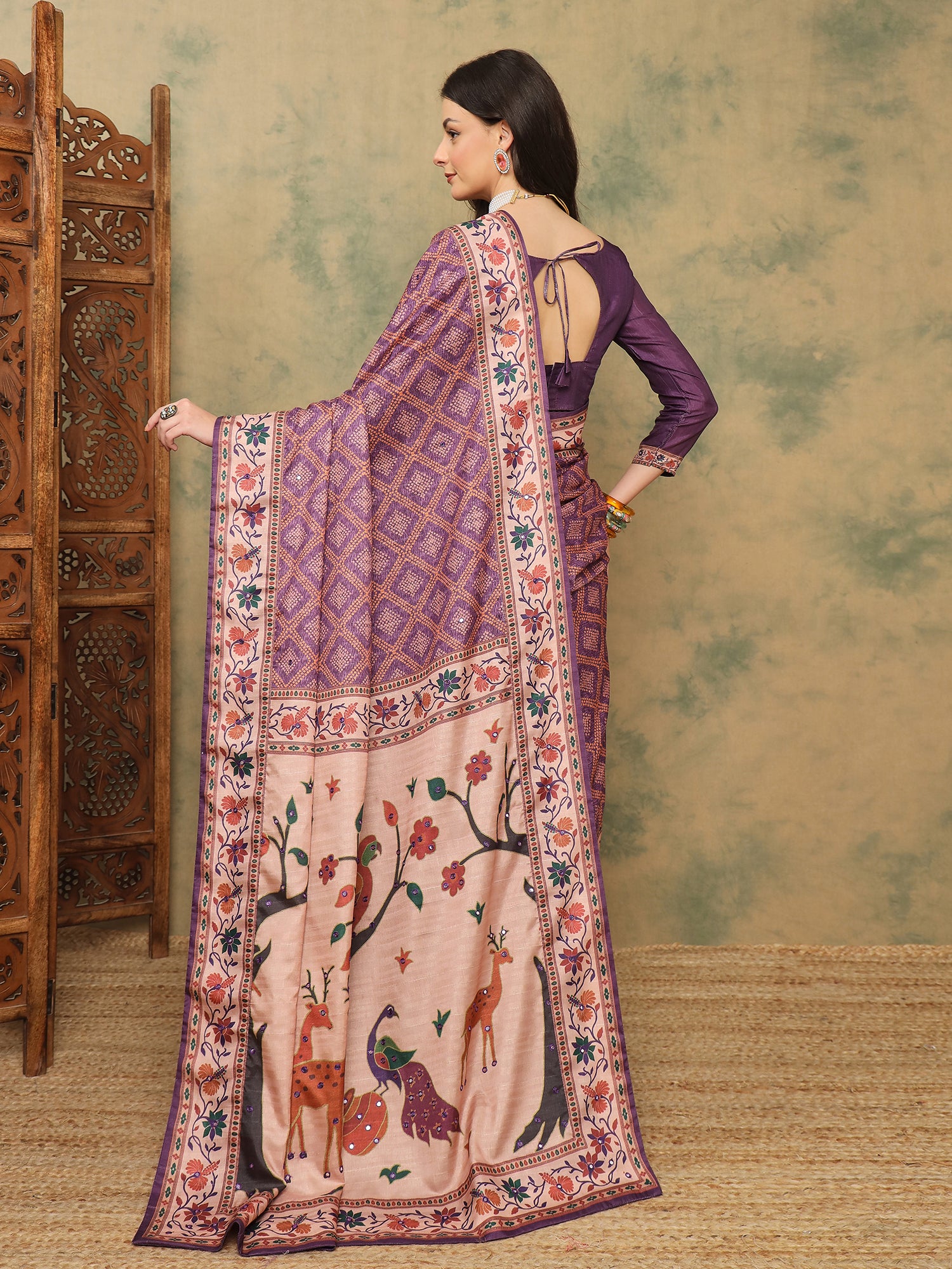 ROOPRANI-Royal Purple Floral Border Saree with Elegant Deer Motif Pallu