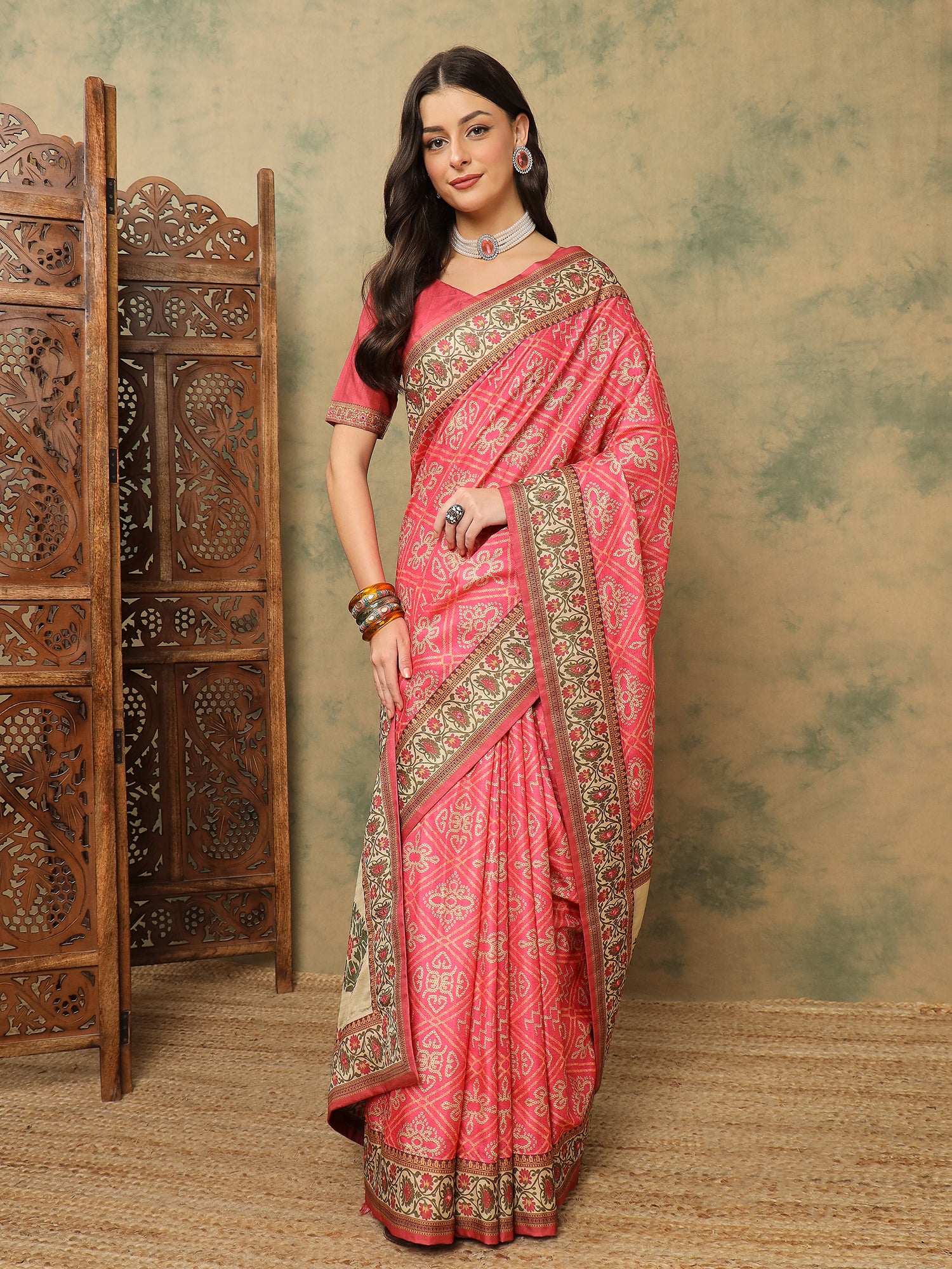 ROOPRANI-Elegant Rani Pink Traditional Woven Saree with Floral Border and Designer Pallu