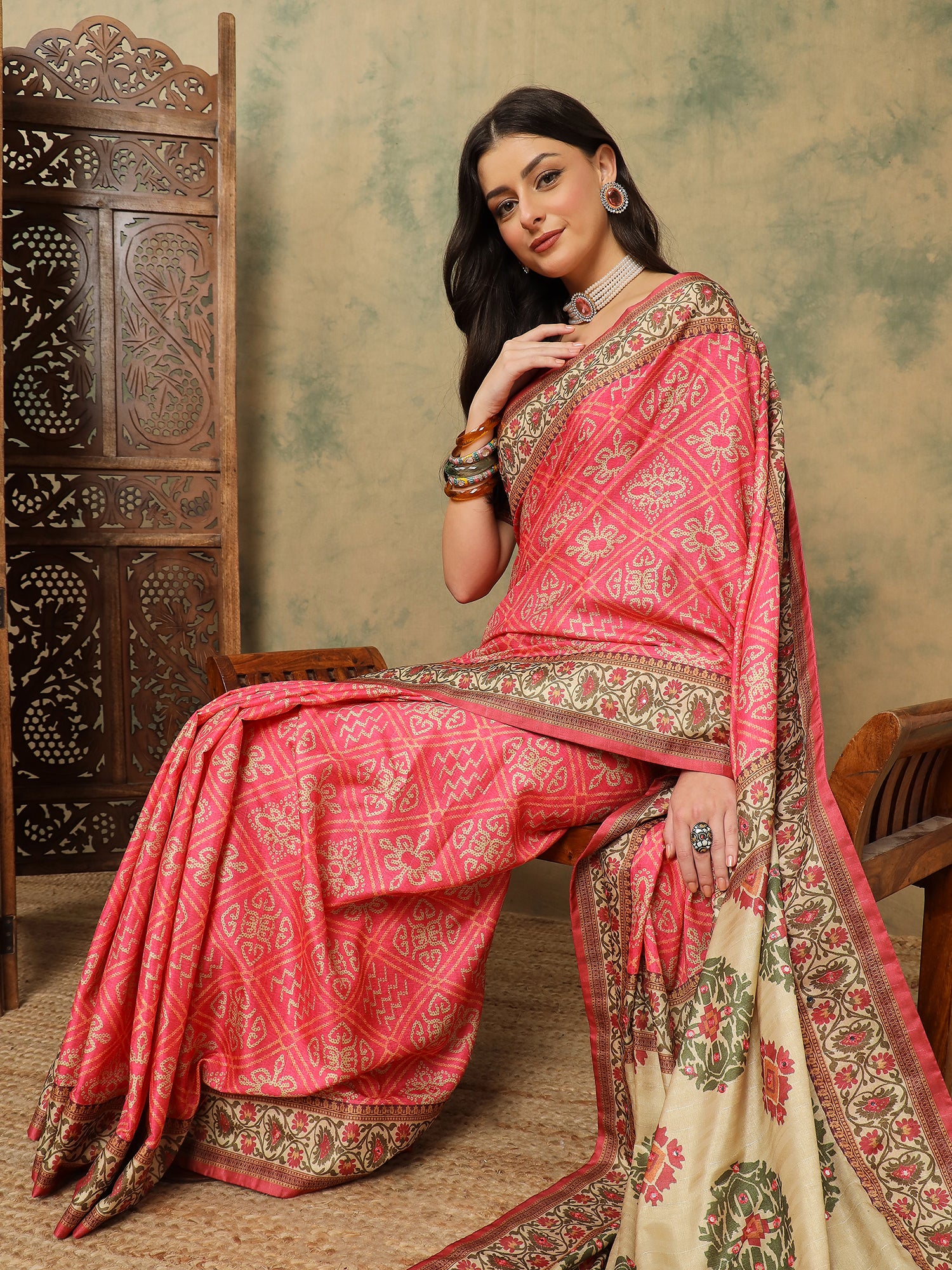 ROOPRANI-Elegant Rani Pink Traditional Woven Saree with Floral Border and Designer Pallu