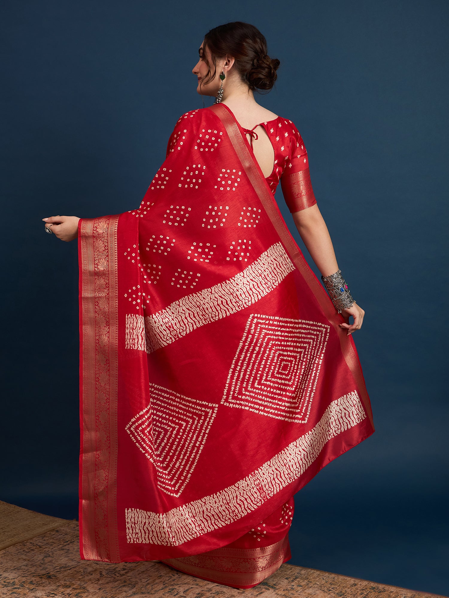 New Launch Dola Fabric Saree with Jacquard Border – Elegant Saree for Weddings, Festive Occasions & Parties