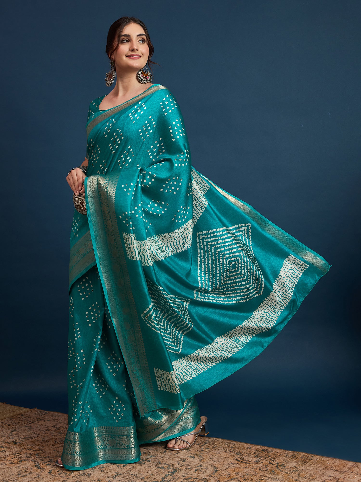 New Launch Dola Fabric Saree with Jacquard Border – Elegant Saree for Weddings, Occasions & Festivities