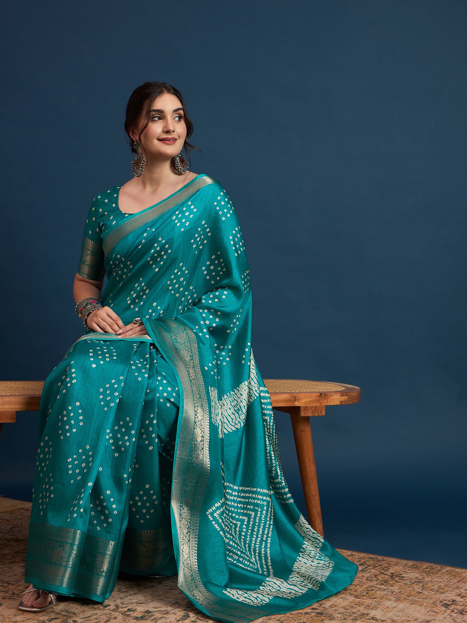 New Launch Dola Fabric Saree with Jacquard Border – Elegant Saree for Weddings, Occasions & Festivities