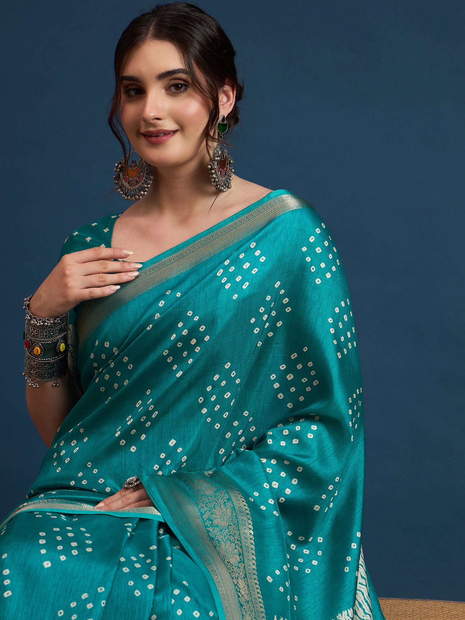 New Launch Dola Fabric Saree with Jacquard Border – Elegant Saree for Weddings, Occasions & Festivities