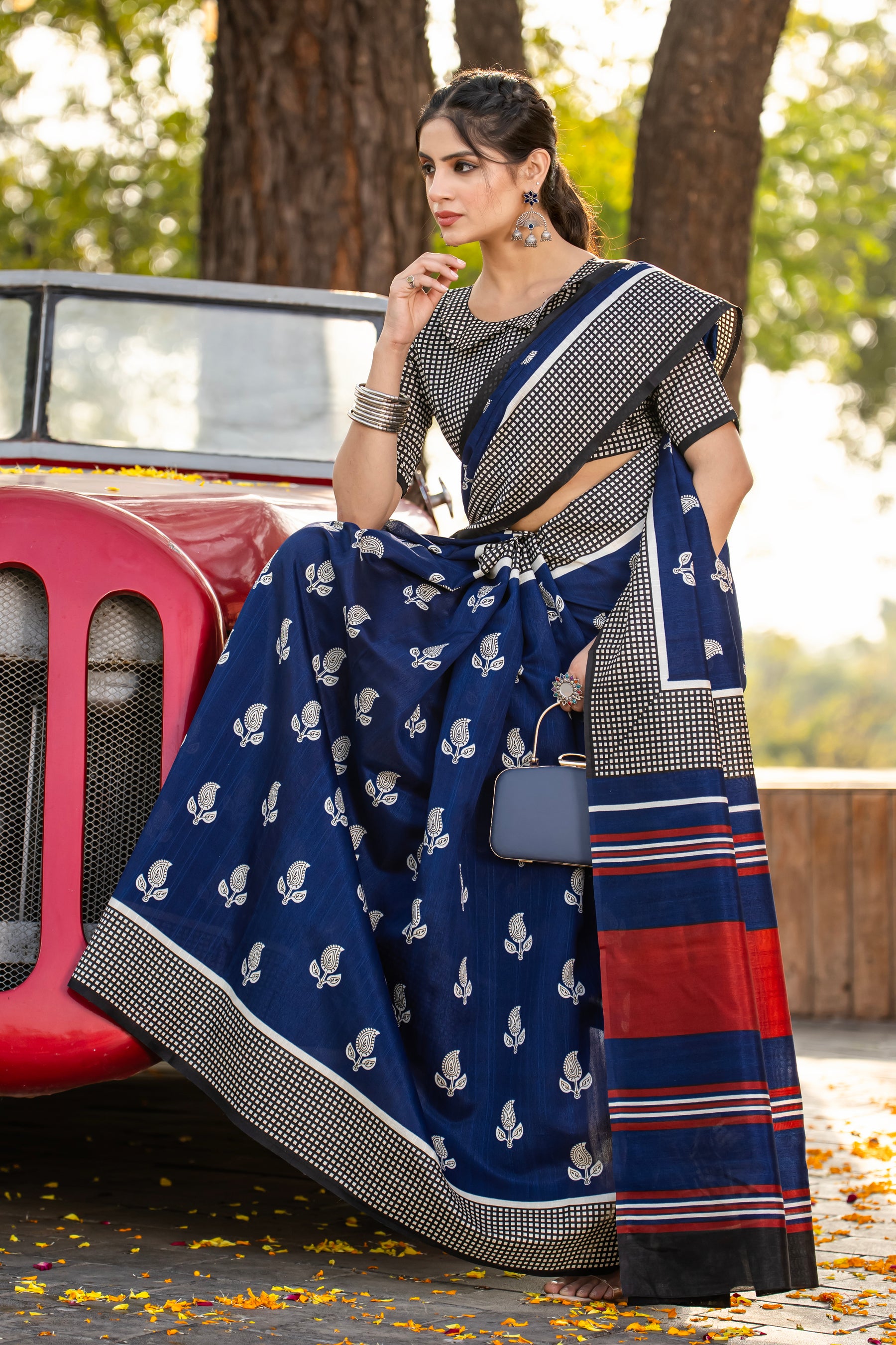 Professional Perfection: Womaniya Bhagalpuri Saree for the Modern Woman