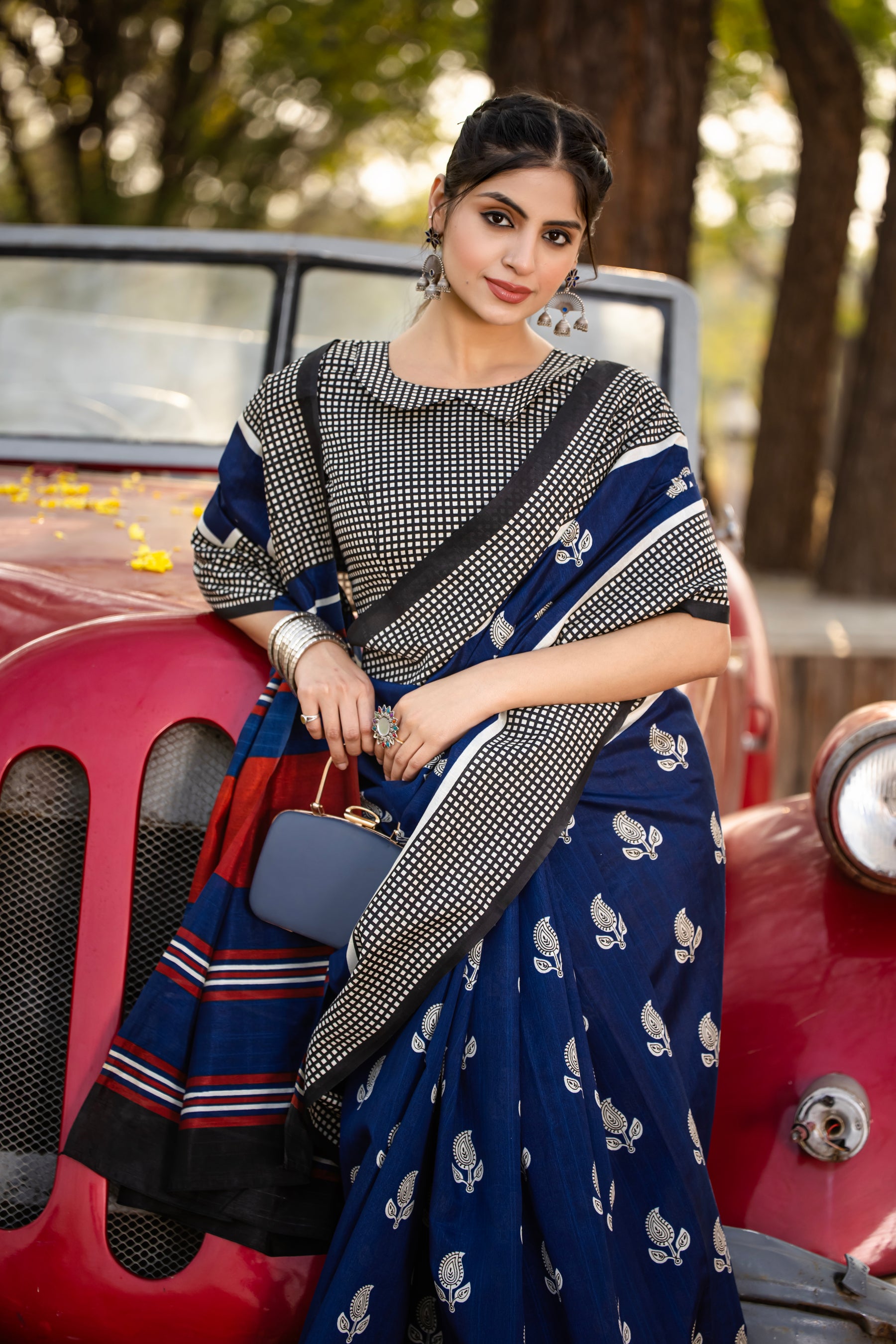 Professional Perfection: Womaniya Bhagalpuri Saree for the Modern Woman