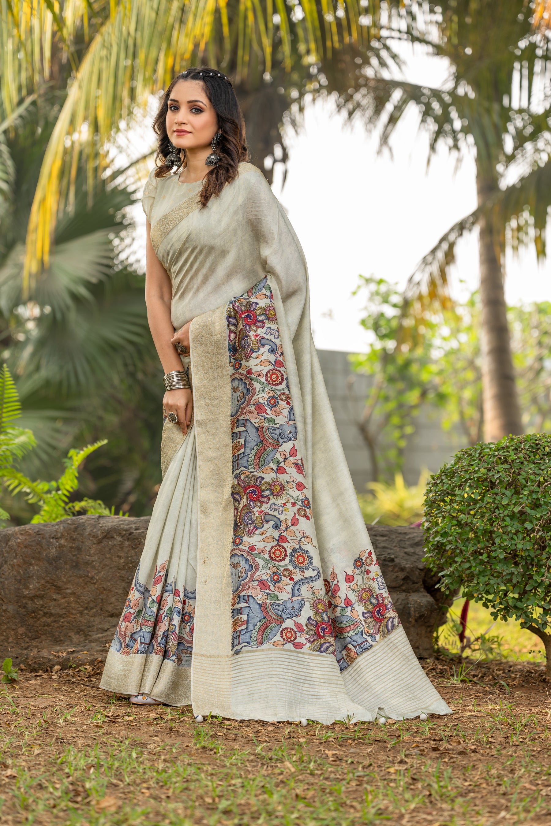 ADHIRA-Elegant Ivory White Kalamkari Printed Saree with Rich Golden Zari Border and Traditional Artistic Silk Designer Drape