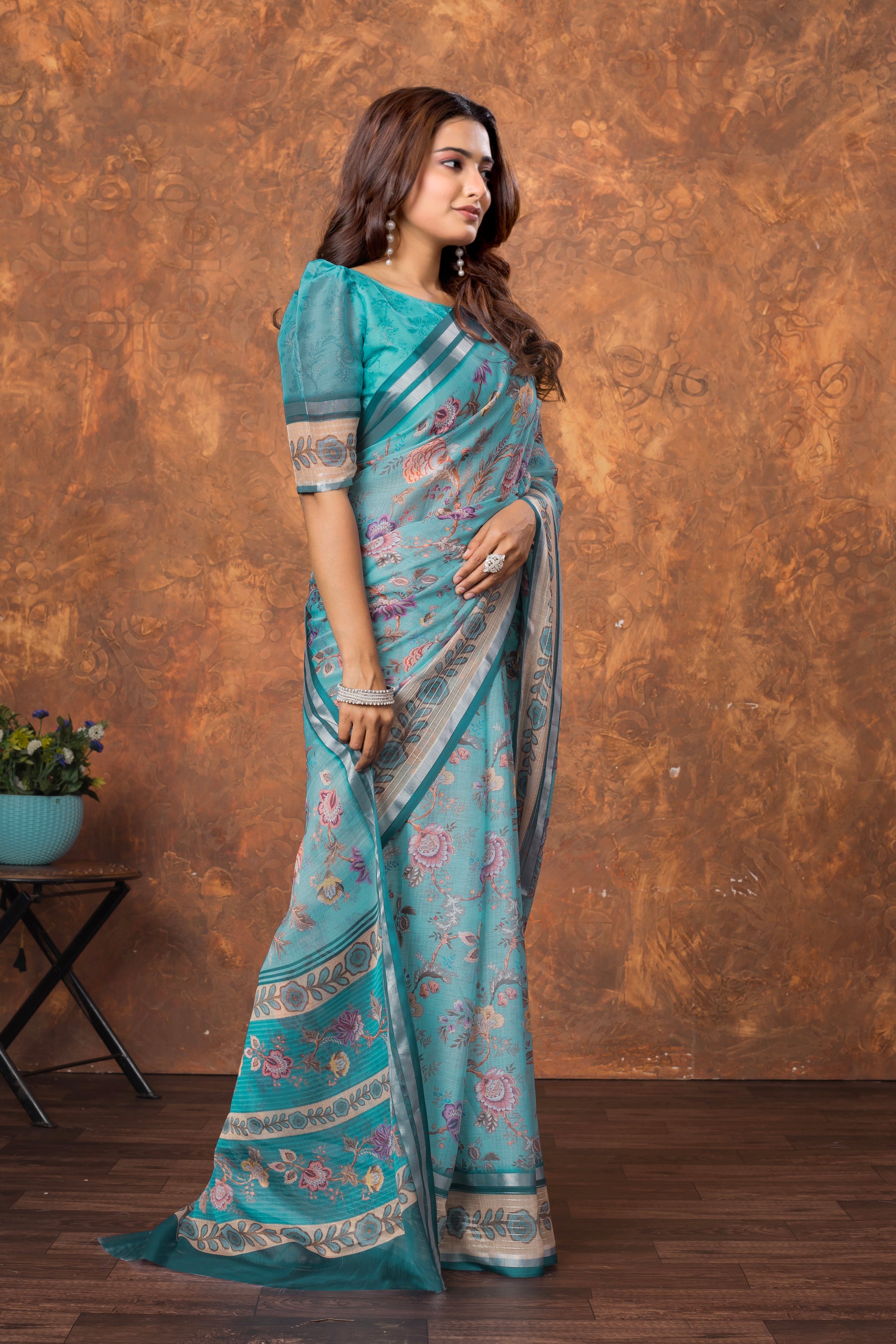 Avantika Chiffon Saree with Silver Patti & Soft Floral Print – Elegant Lightweight Party Wear