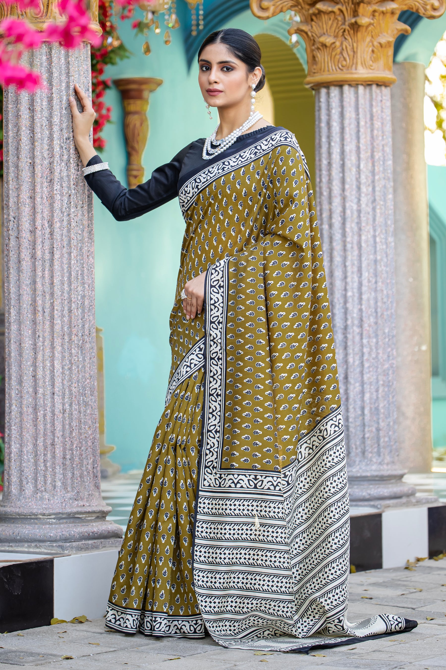 Classy & Comfortable: Womaniya Bhagalpuri Saree Perfect for Professionals