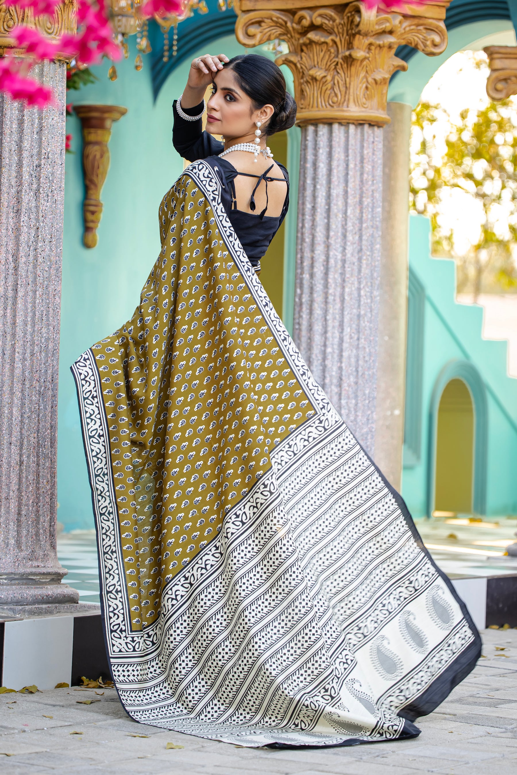 Classy & Comfortable: Womaniya Bhagalpuri Saree Perfect for Professionals