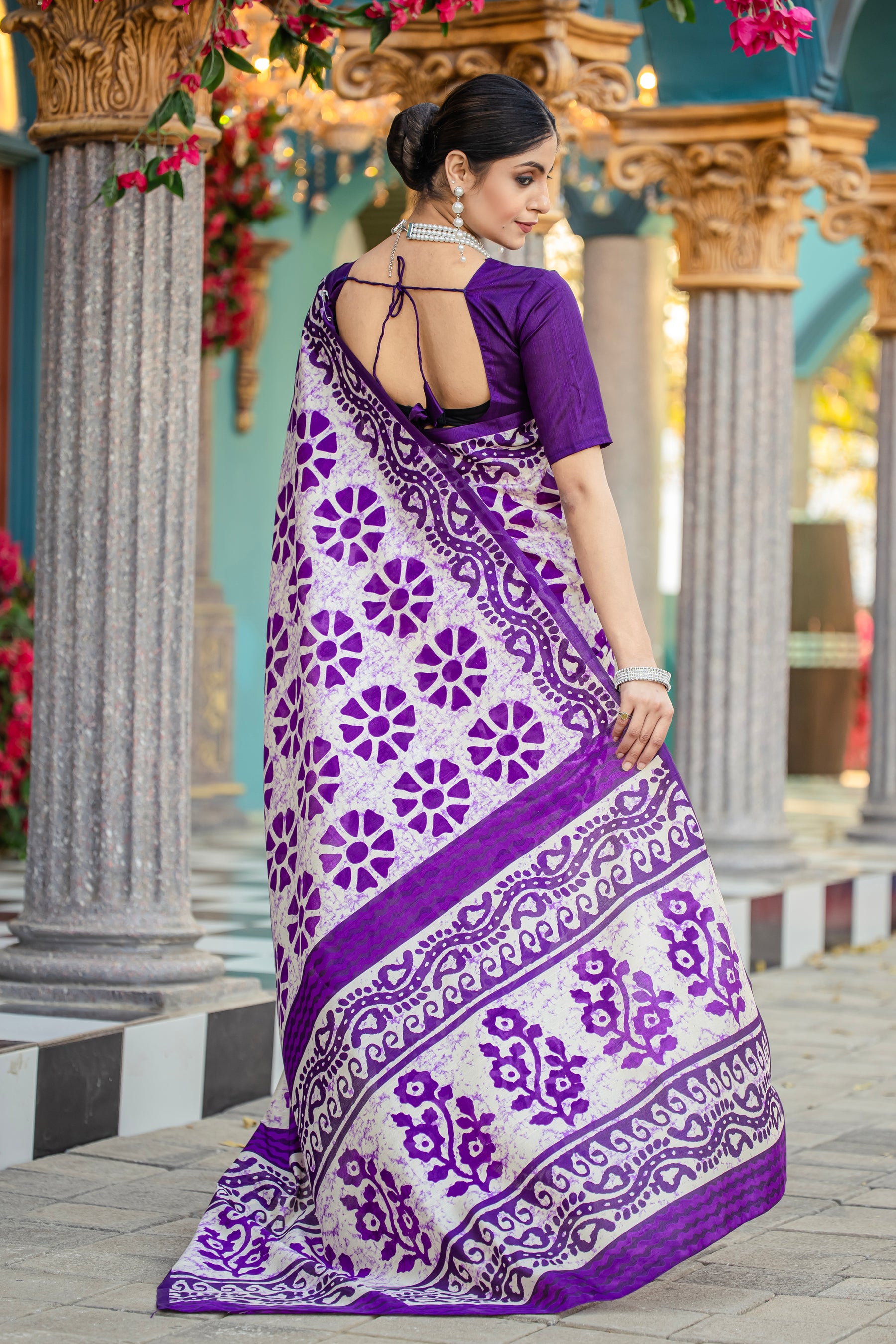 Professional Chic: Womaniya Bhagalpuri Saree for the Modern Working Woman