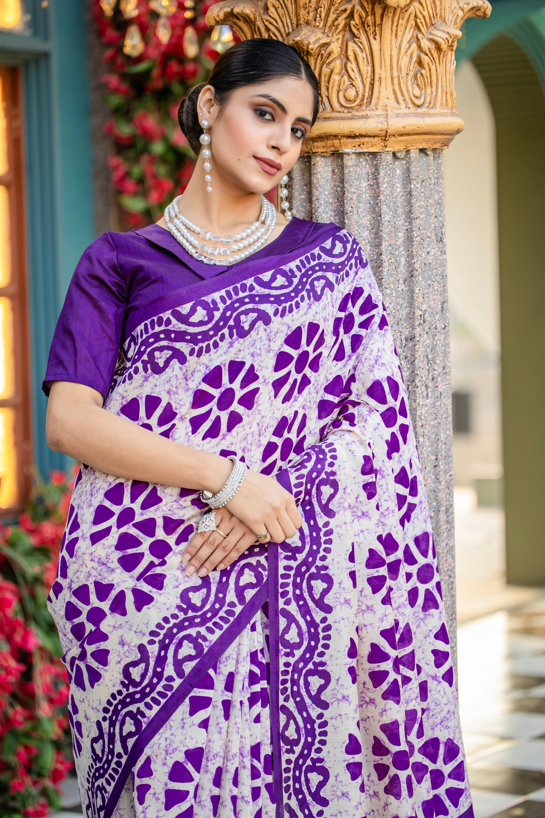 Professional Chic: Womaniya Bhagalpuri Saree for the Modern Working Woman