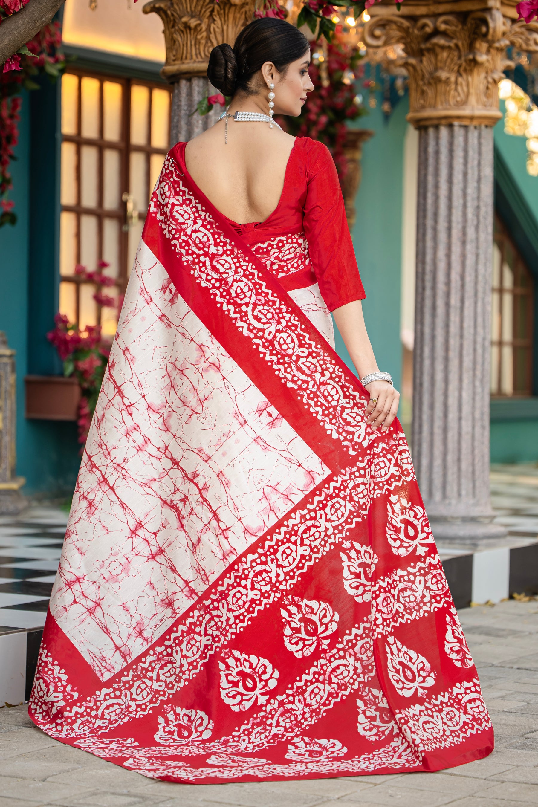 Saree Perfection: Trendy Bhagalpuri Fabrics for the Modern Woman