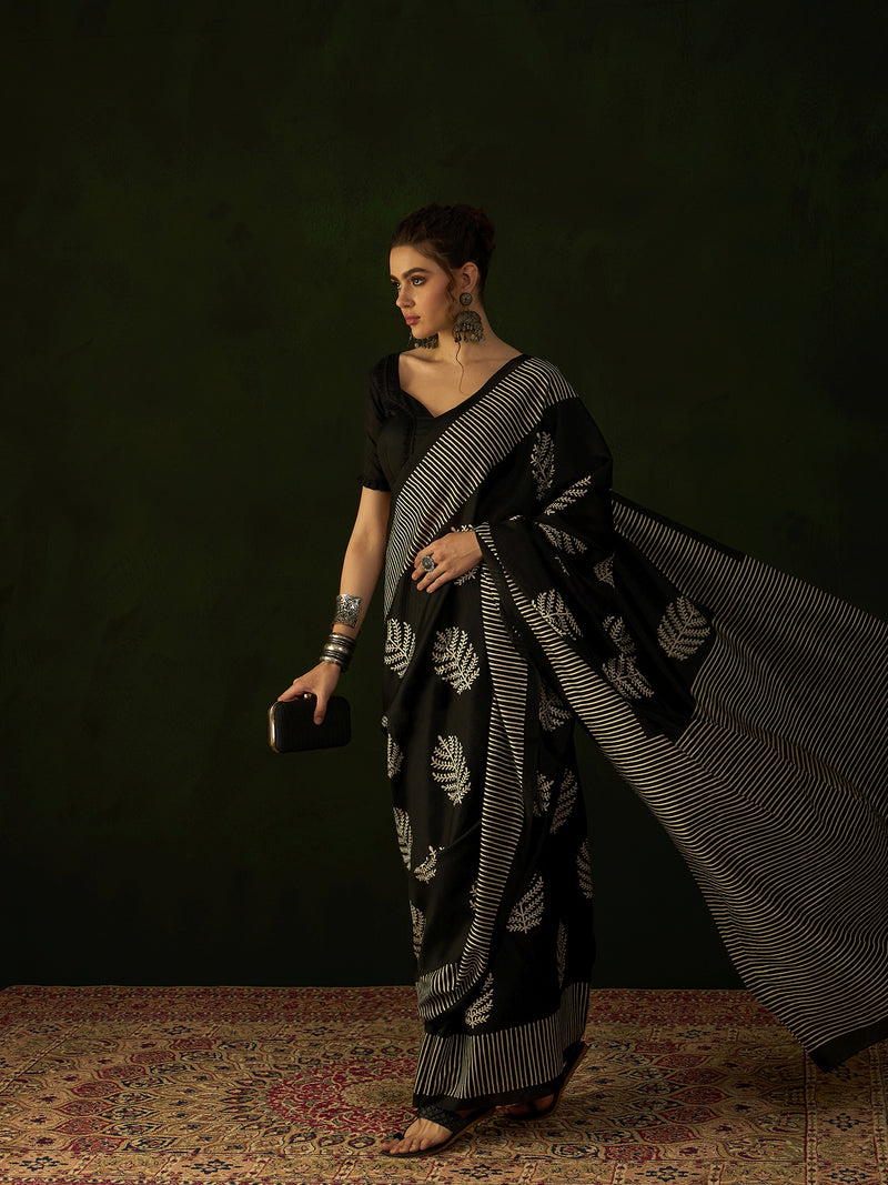 WOMANIYA Women's Cotton silk Geometric Floral printed Black & White combination Saree - Apple Lifestyle