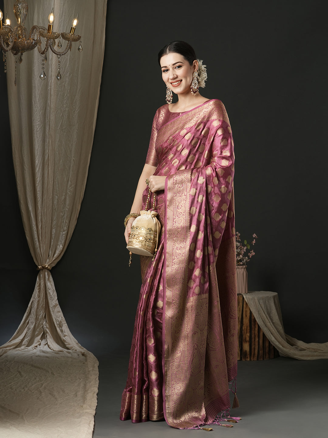 AQUARIUS 05 - Apple Lifestyle