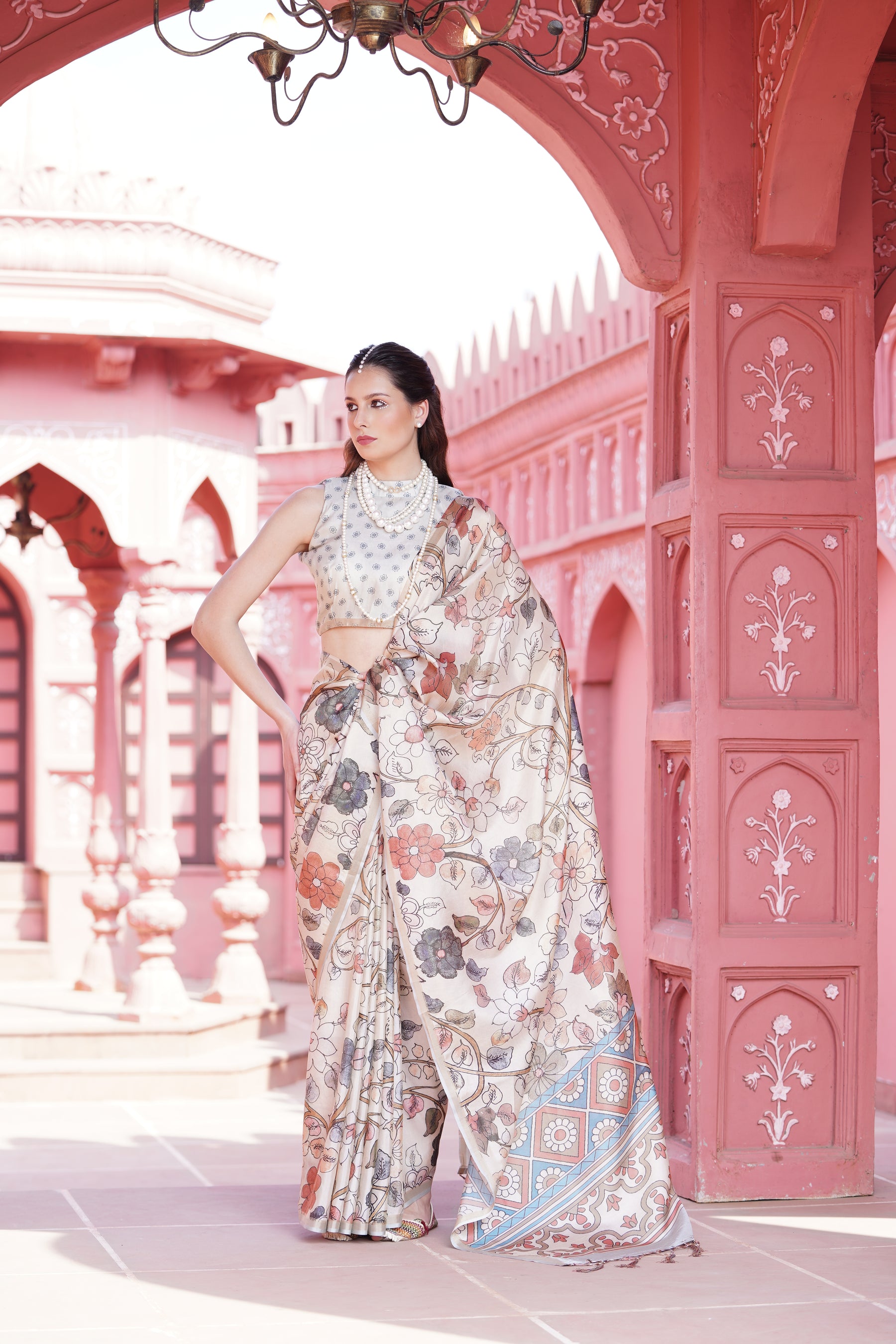 Gruham Women's Traditional Pure Banarasi Silk Blend Floral and Paisley Zari Woven Butta Saree