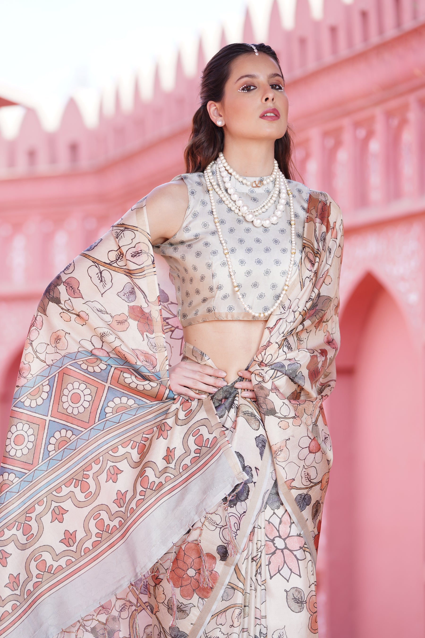 Gruham Women's Traditional Pure Banarasi Silk Blend Floral and Paisley Zari Woven Butta Saree