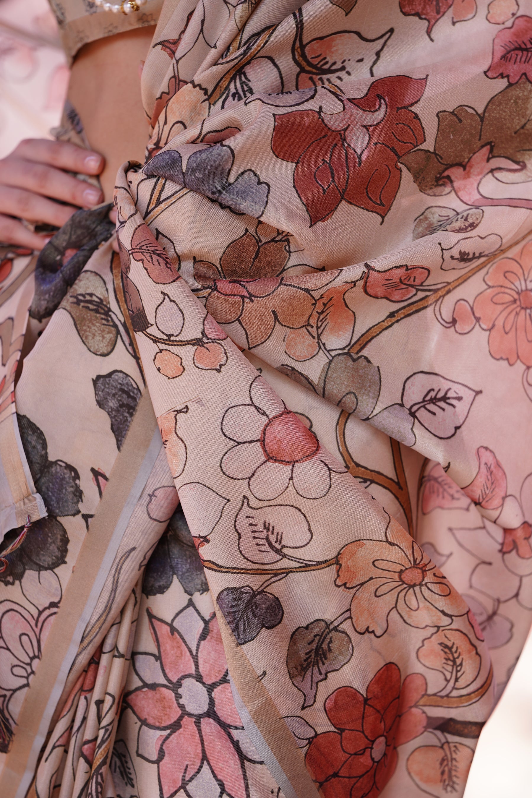 Gruham Women's Traditional Pure Banarasi Silk Blend Floral and Paisley Zari Woven Butta Saree