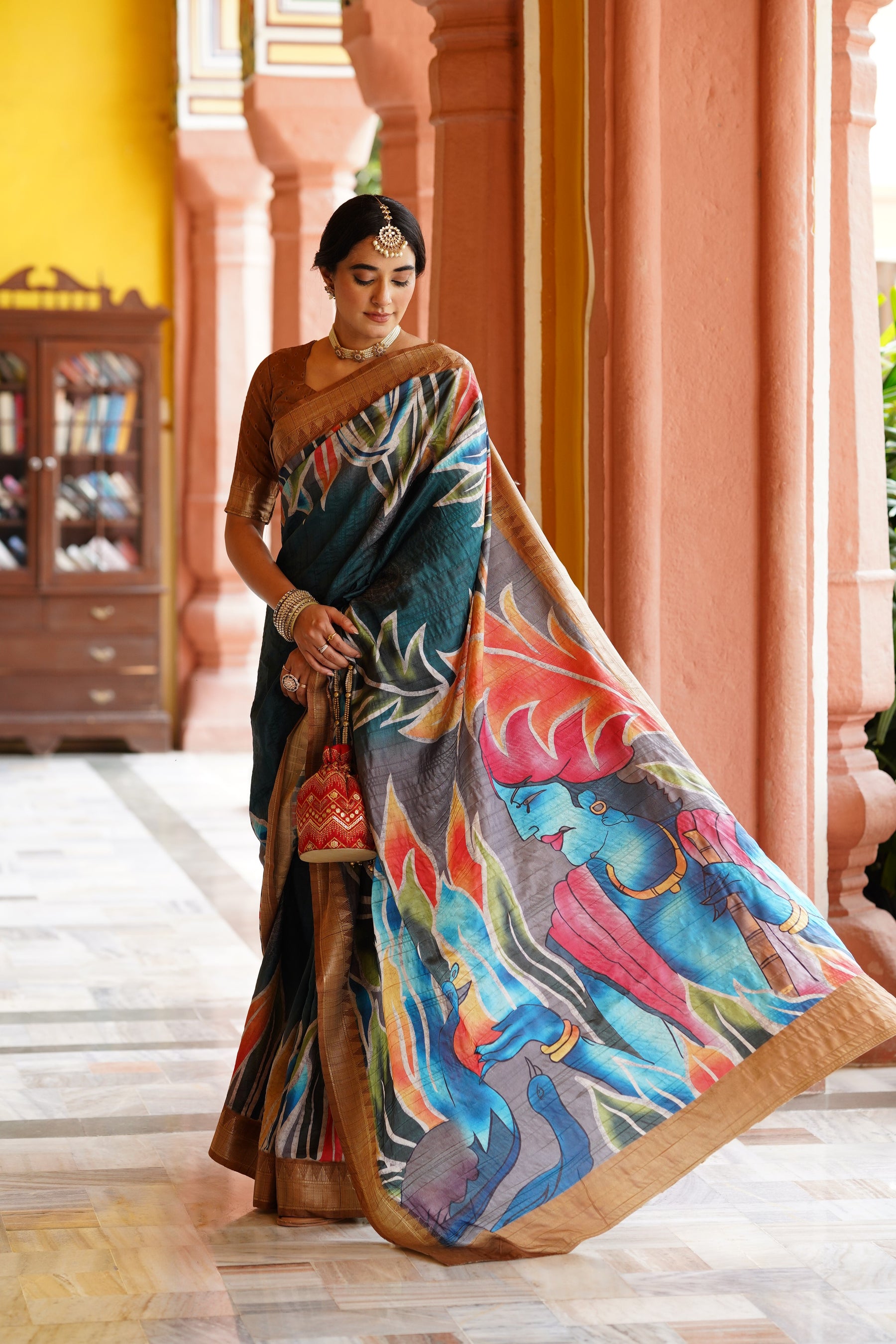 RAJGHARANA Women's Digital Printed Woven border Handloom Silk Saree