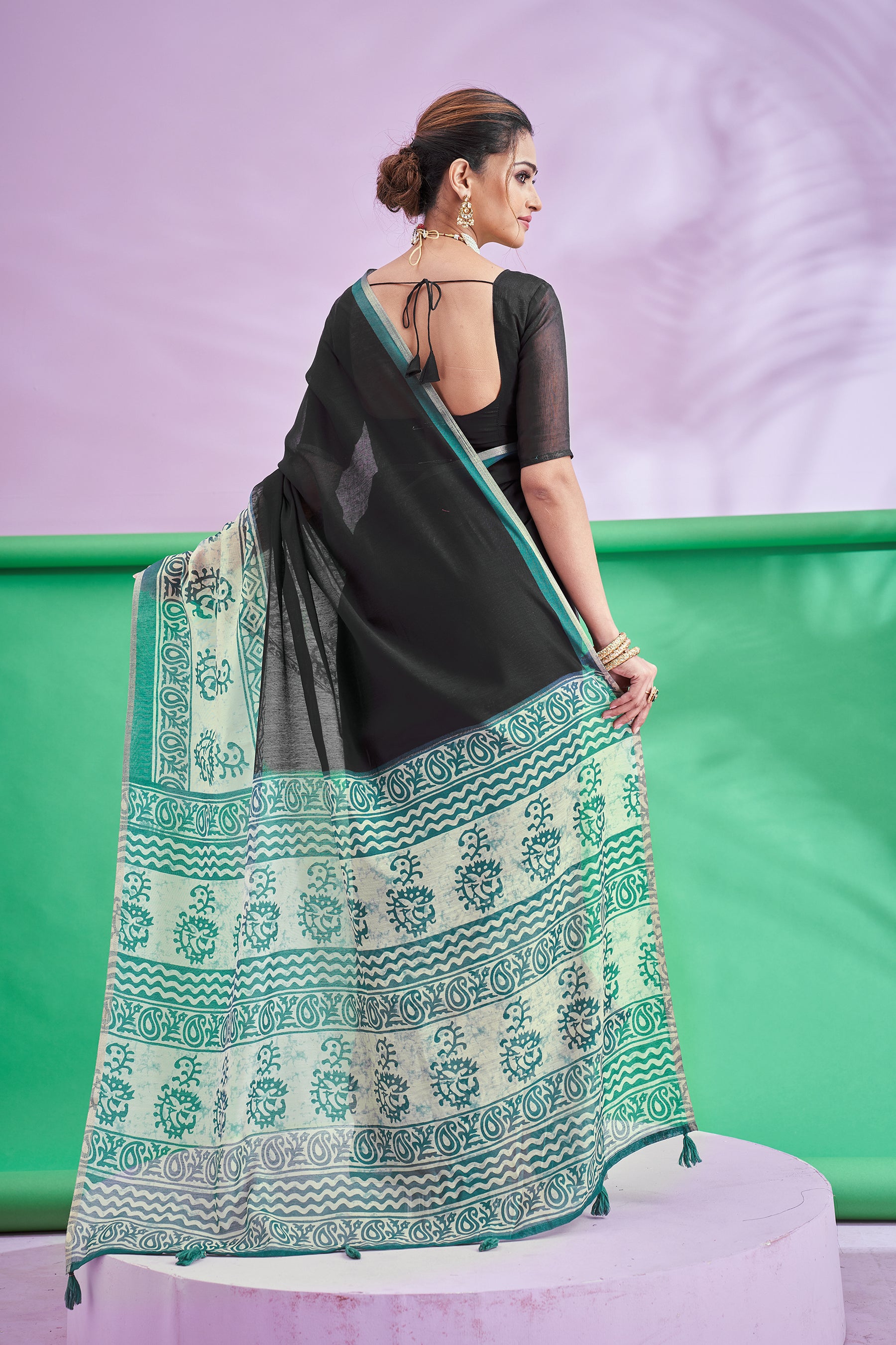 Trishya Black Artistic Print Saree-Black & Teal Heritage Print Saree