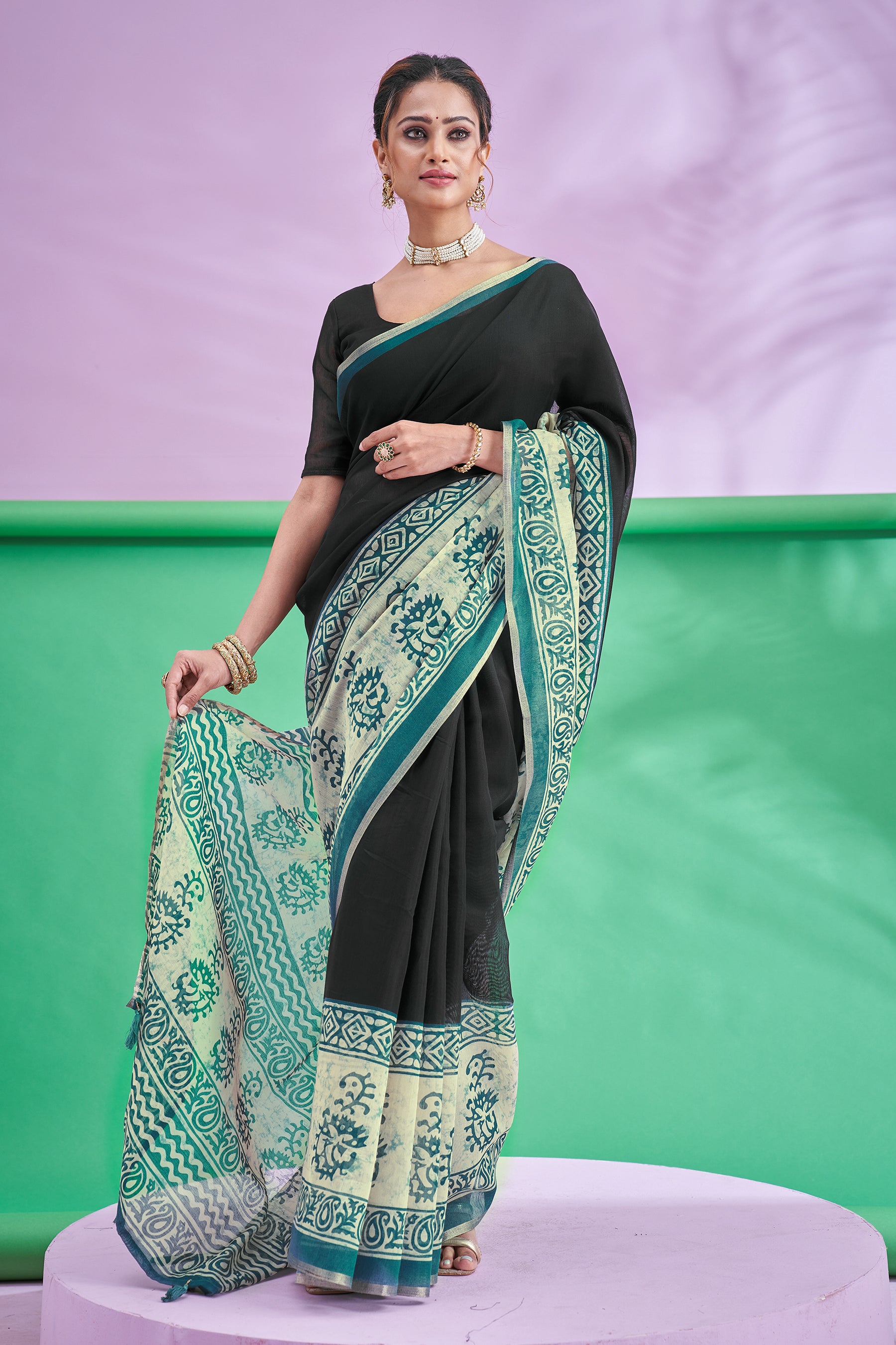Trishya Black Artistic Print Saree-Black & Teal Heritage Print Saree