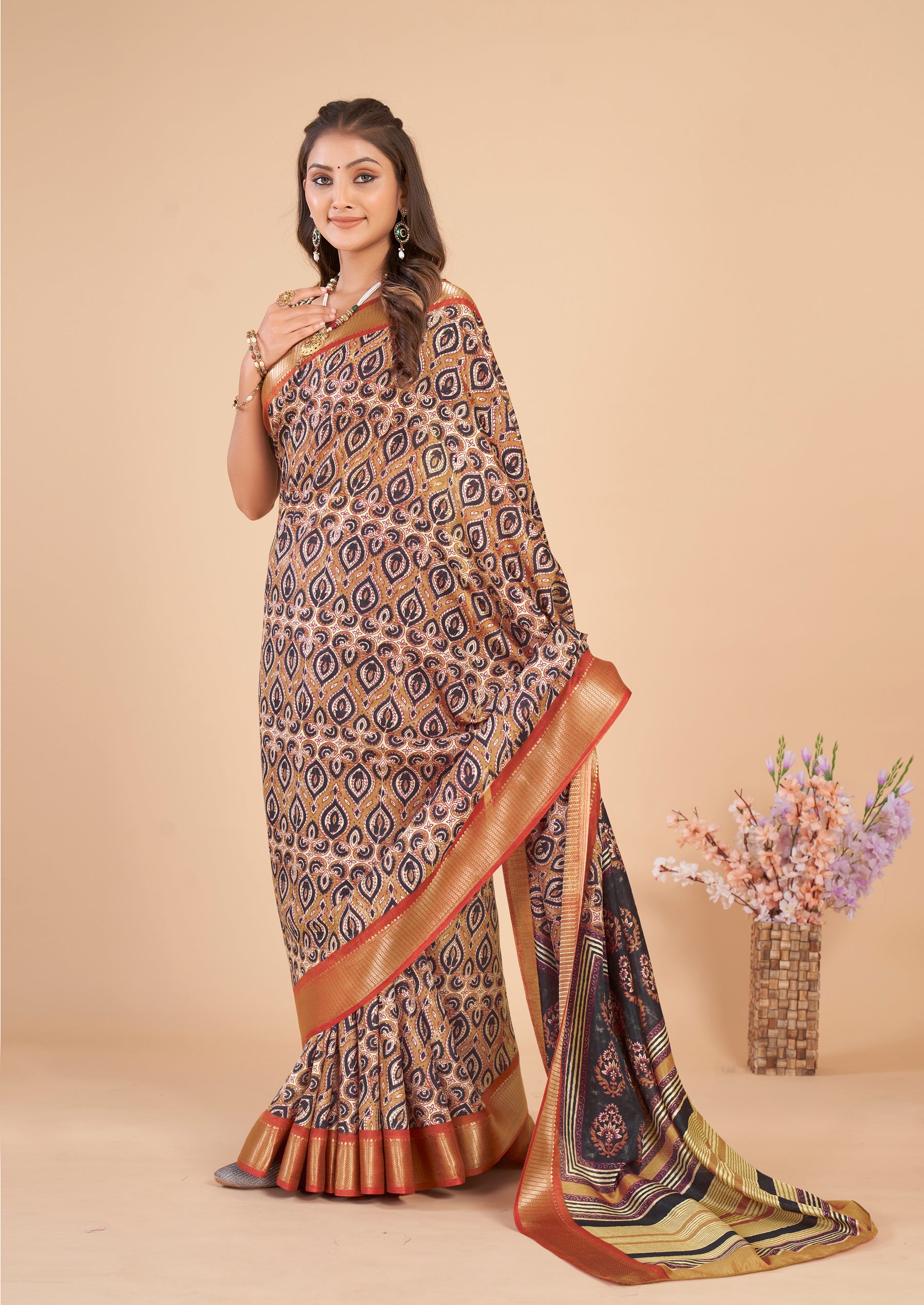 UNIVERSE 37 - Apple Lifestyle