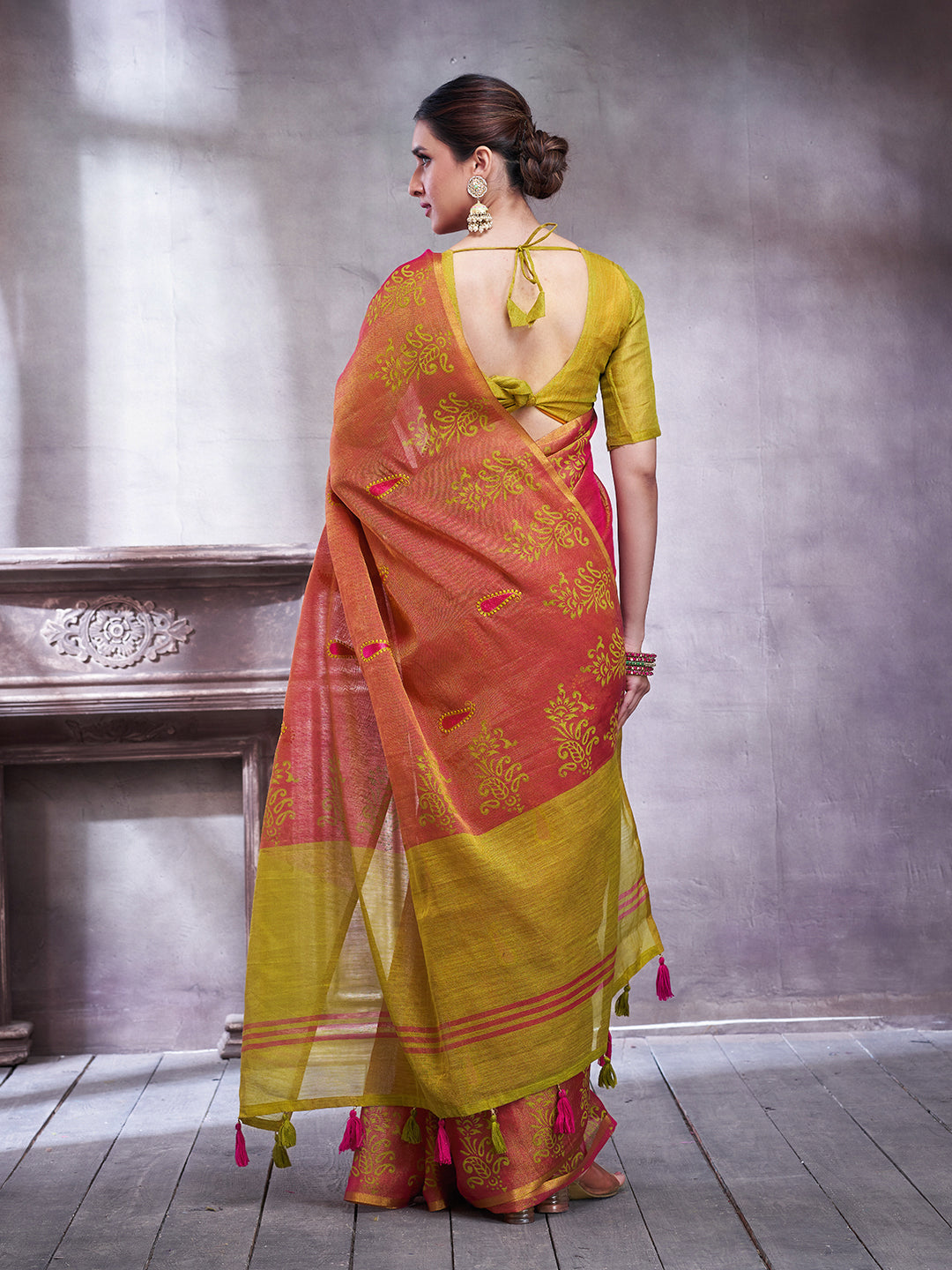 ZARI MAHAL-Graceful Rani Pink & Olive Green Designer Linen Saree